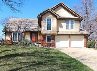 4706 NW 82nd St, Kansas City, MO 64151