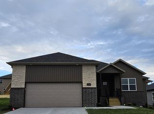 1108 S Strait Ave, Ozark, MO 65721