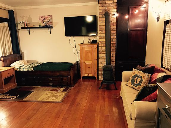 3rd image of 2226 Fremont Ave N #2