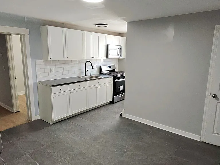 982 Pembroke St #2L — Photo 1