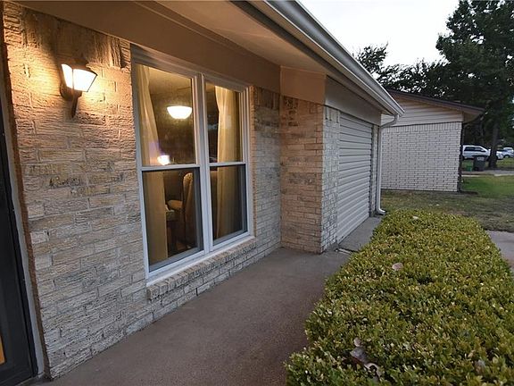 2nd image of 14318 Seminole Dr