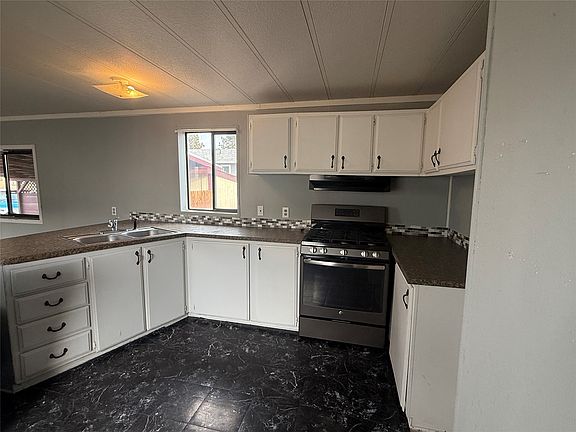 5th image of 2873 Village Rd