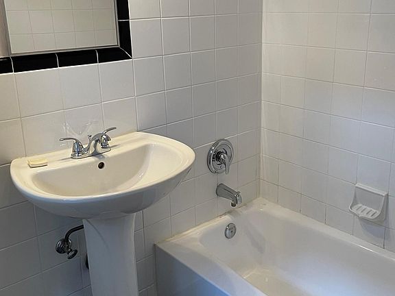 4th image of 3022 Wisconsin Ave NW APT 204