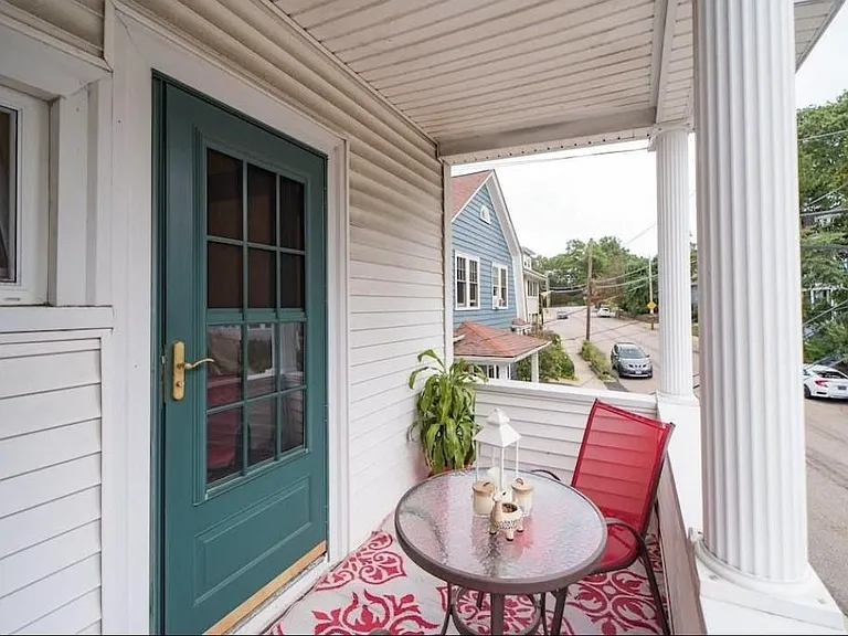 31 Blodgett Ave — Photo 6