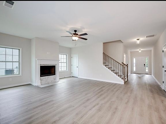 2nd image of 1109 Southall Ln