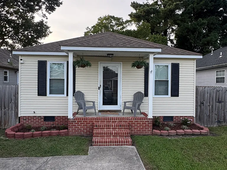 738 Luther St — Photo 1