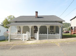 324 Grayson St, Fries, VA 24330