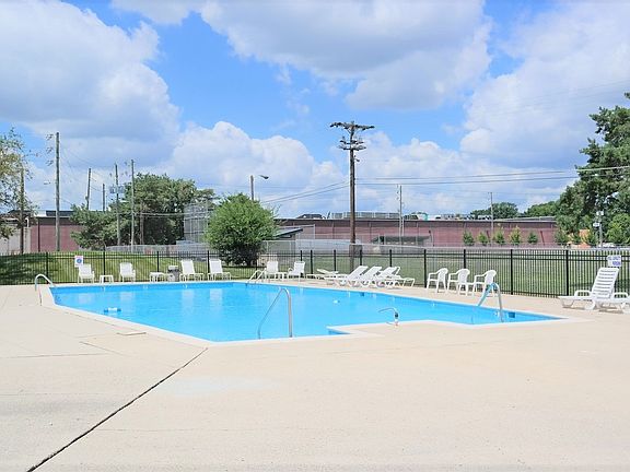 2nd image of 2234 Hermitage Way #302