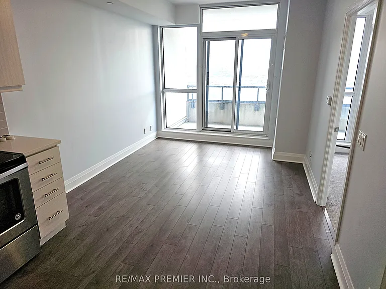 17 Zorra St #2101 — Photo 7