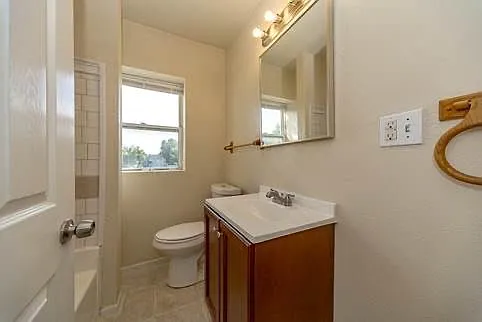 2714 Tracy Ave #1N — Photo 6