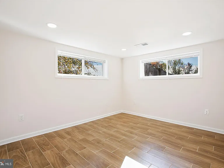 5201 Montgomery St — Photo 19