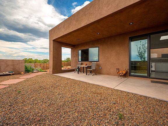 4th image of 11 Spur Ranch Rd
