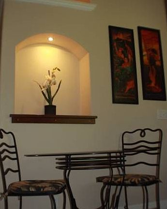 Apartment breakfast nook