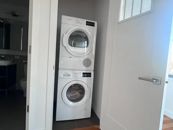 123 Parkside Avenue image 9 of 26