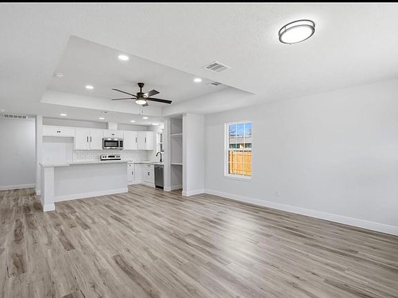 3rd image of 211 Moss Ave