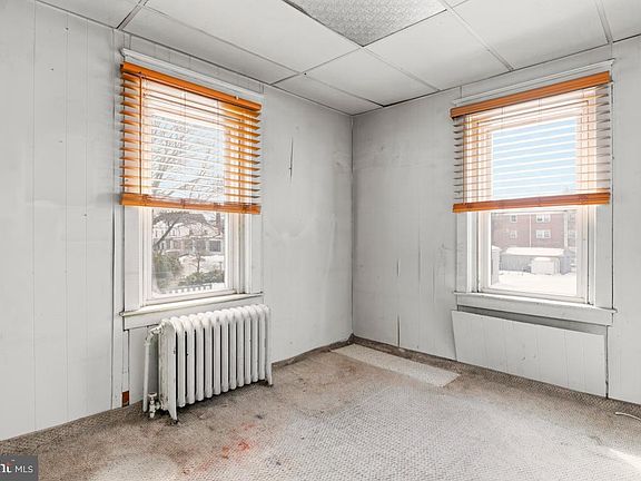 5th image of 30 W 6th St