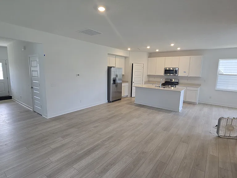 436 Eisenhower St — Photo 11