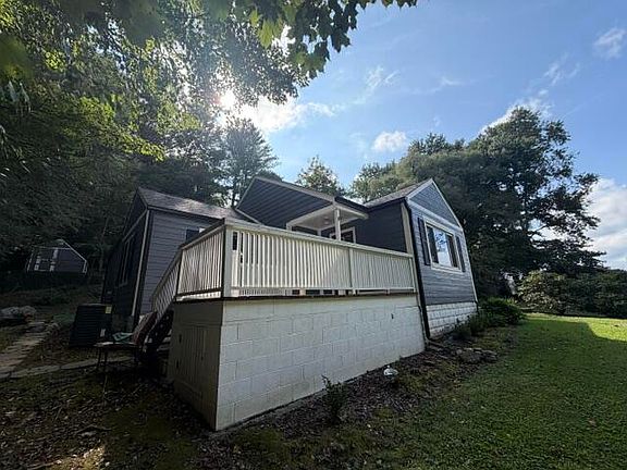 5th image of 320 Cypress St