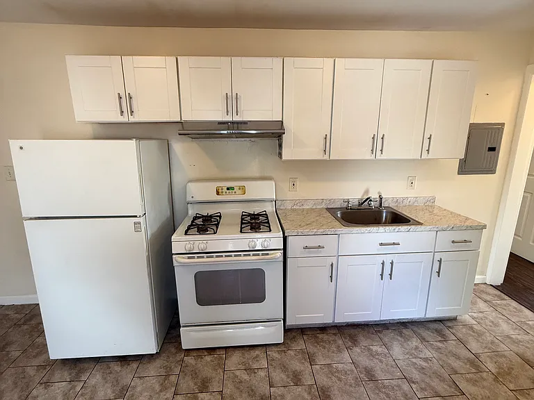 745 E 22nd St #3 — Photo 1