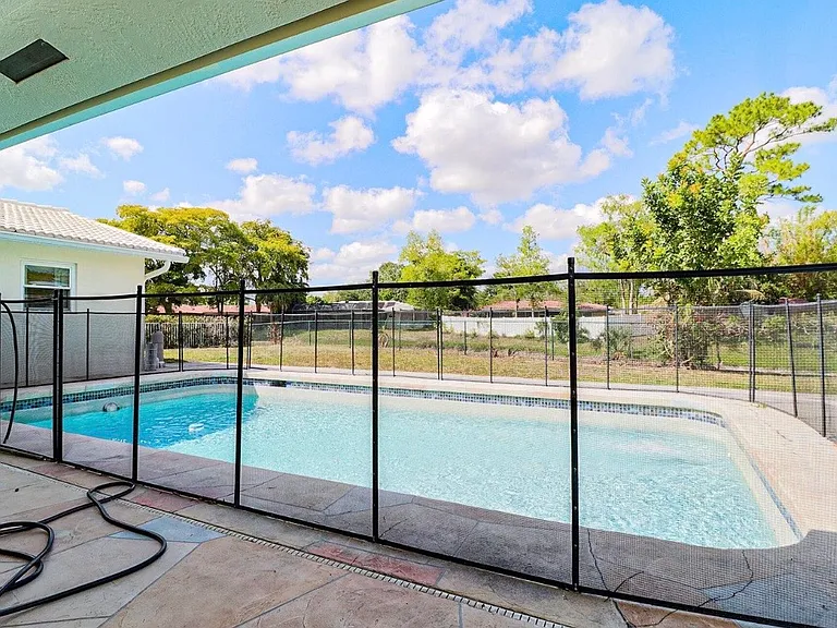 1329 NW 84th Dr — Photo 7
