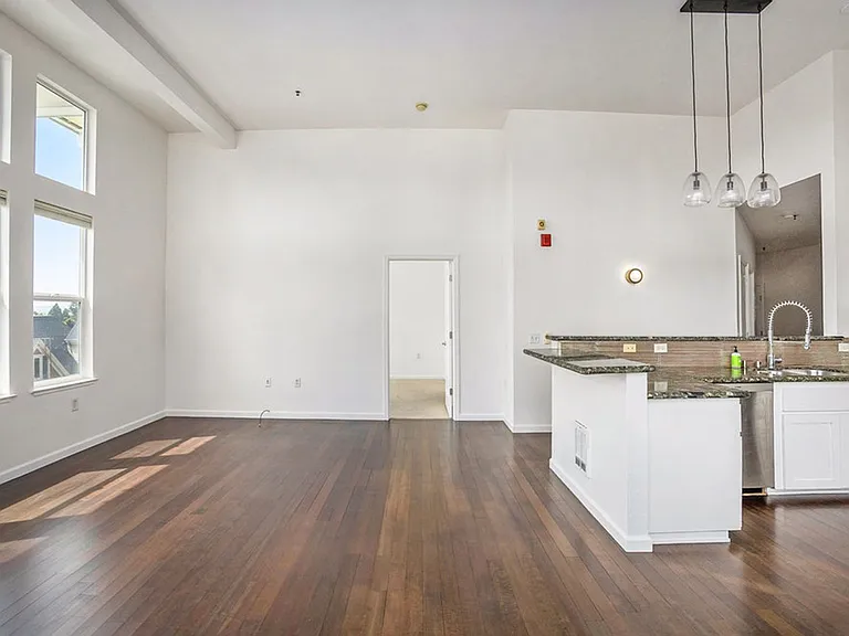 655 12th St #411 — Photo 5