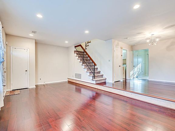 4th image of 1224 Thomas Ave