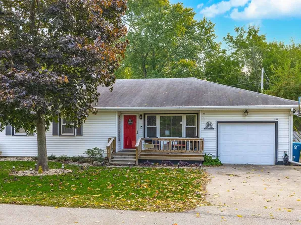 104 N Huber St, Pontiac, IL 61764