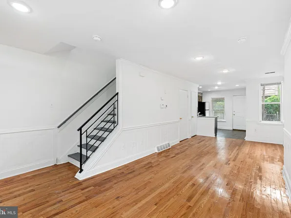 5722 Harmer St, Philadelphia, PA 19131