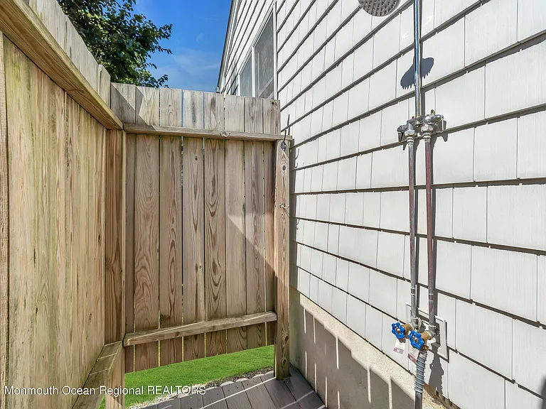 608 Brielle Ave — Photo 36