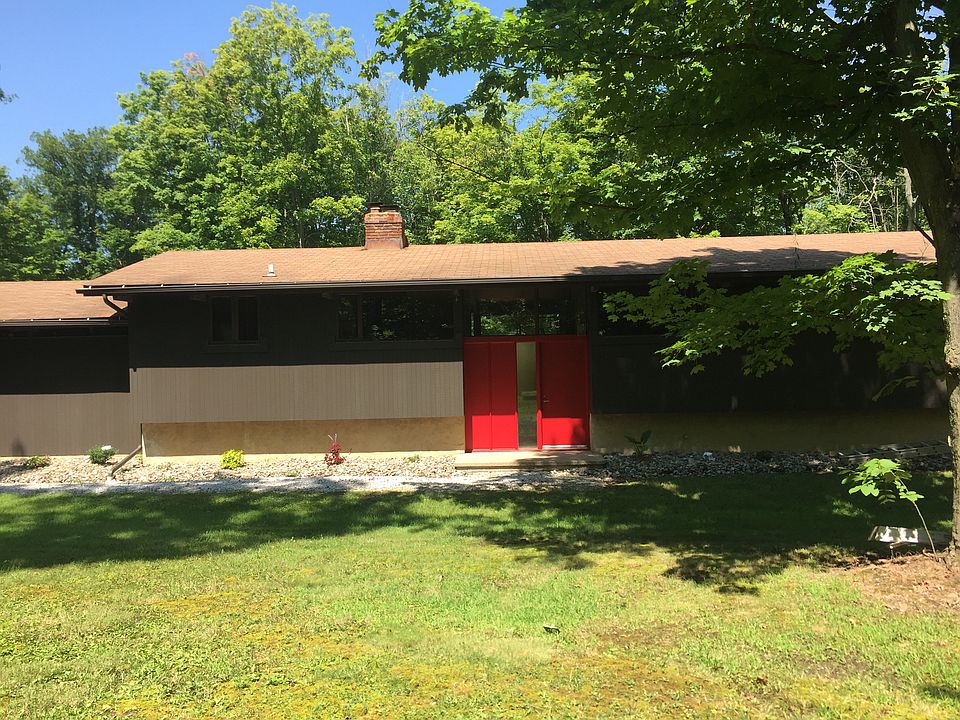 1st image of 7880 Pear Tree Dr