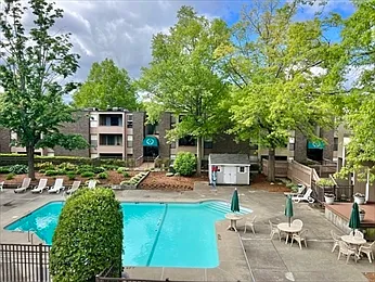 34 Shrewsbury Green Dr #I — Photo 21
