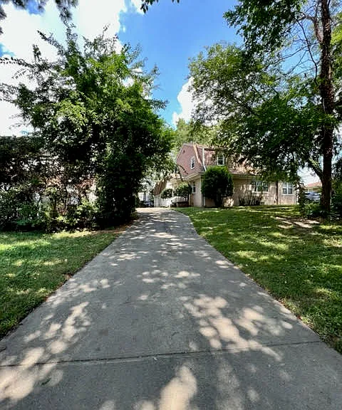 210 Pennsylvania Ave #2 — Photo 39