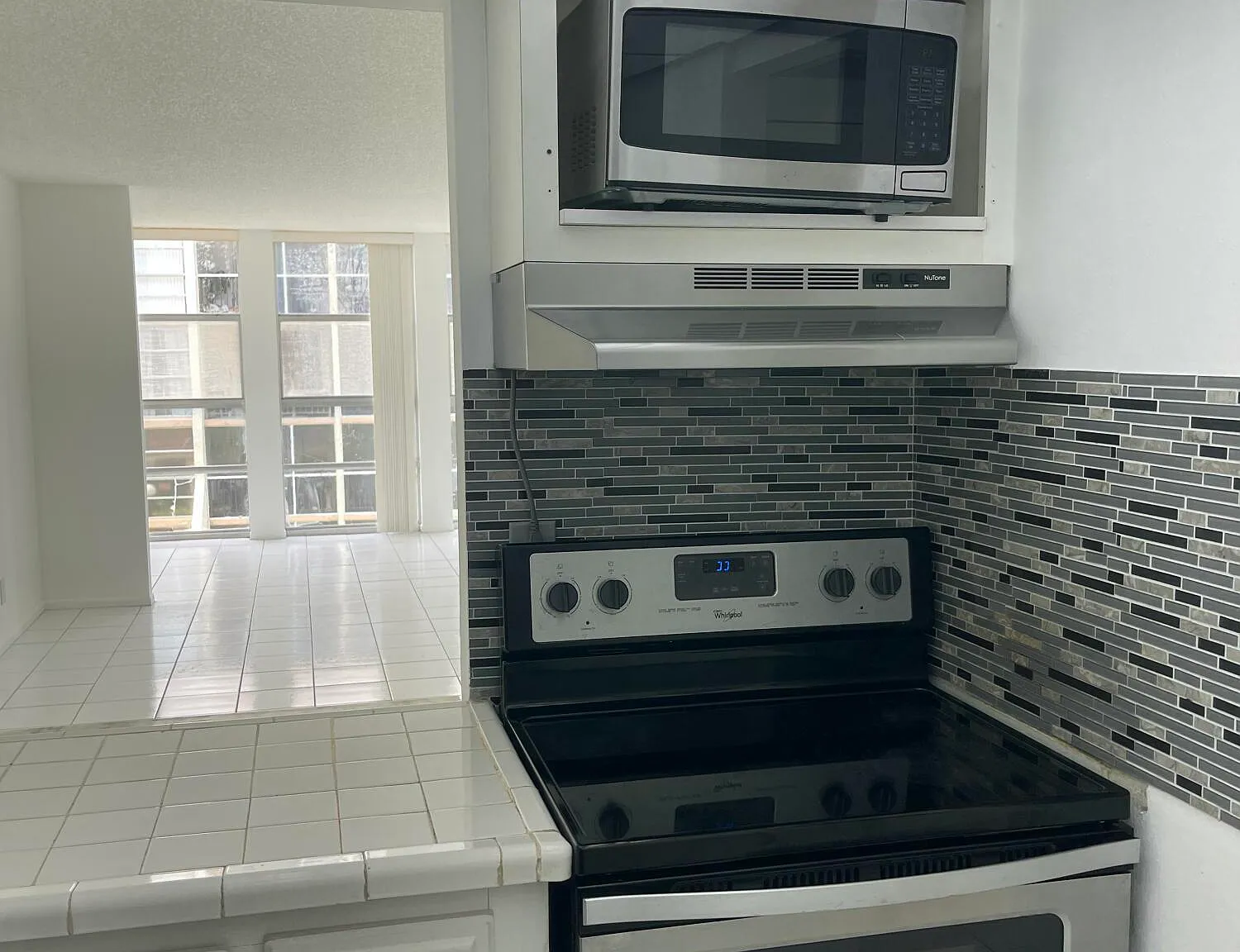 1 bed, 1.0 bath, 820 sqft, $1,600 — Photo 4