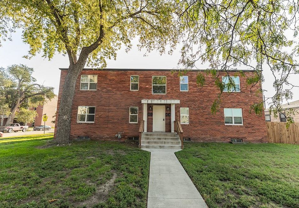 1st image of 118 N Oakdale Ave