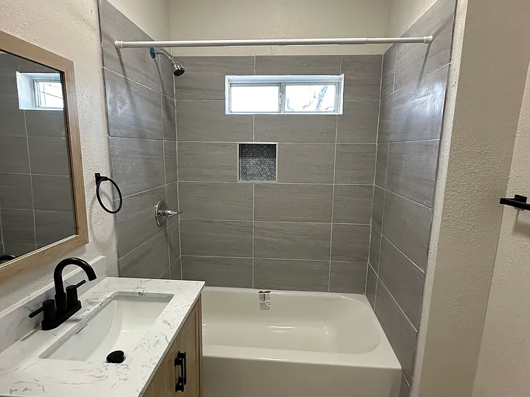 225 N. Munger Blvd - Small Apartment Community in East Dallas — Photo 9