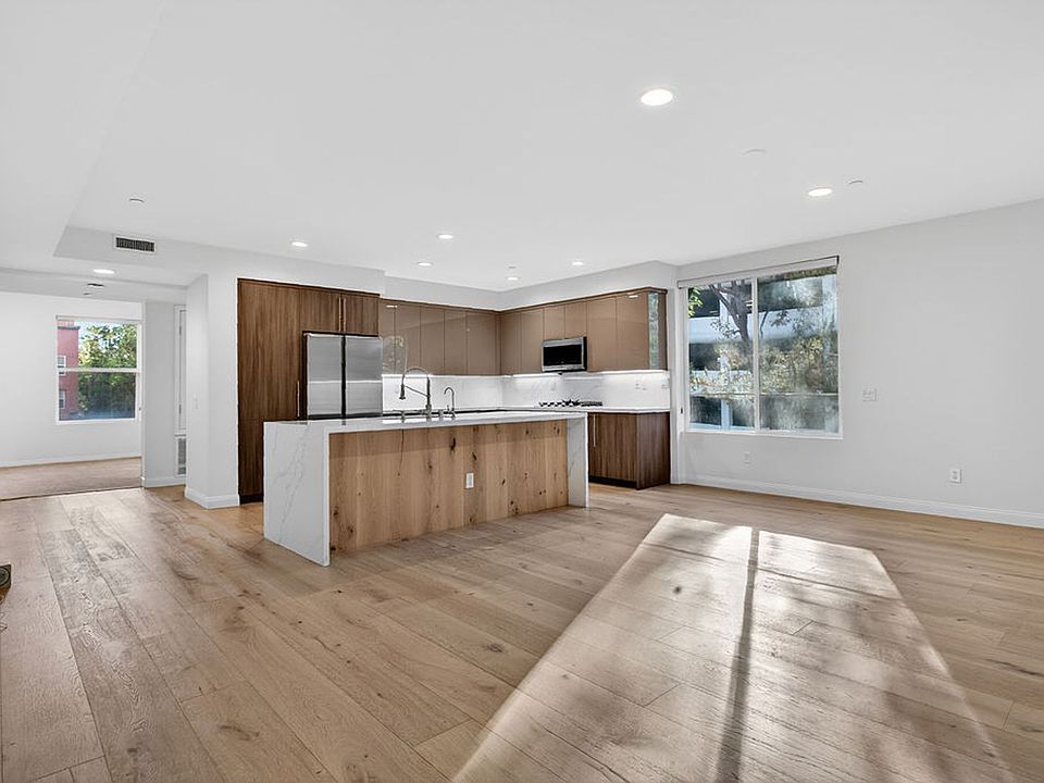 1st image of 575 Rockefeller