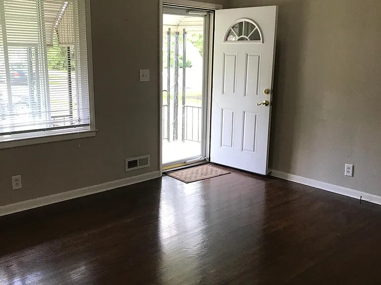 805 Brookley Blvd — Photo 2
