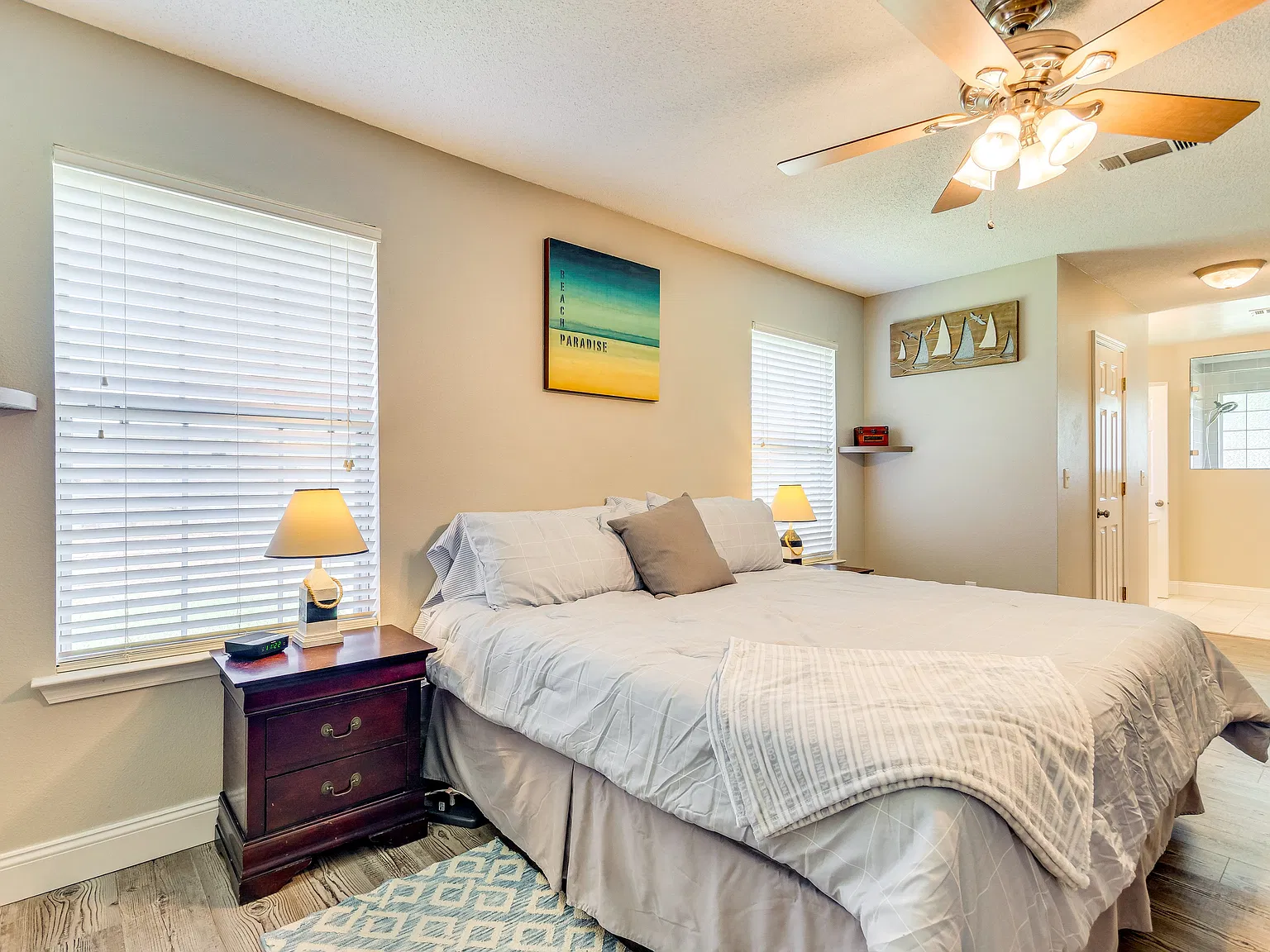 3 bed, 1895 sqft, $2,400 — Photo 3