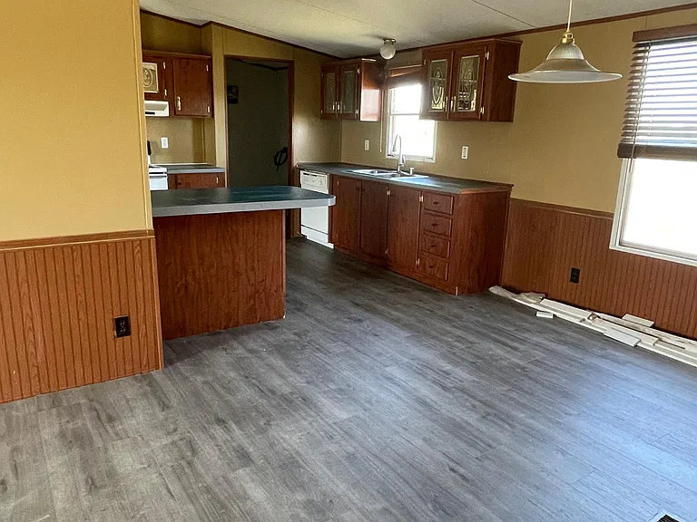7298 N FM 148 — Photo 4