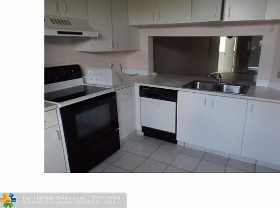 5th image of 10414 NW 24th Pl APT 207