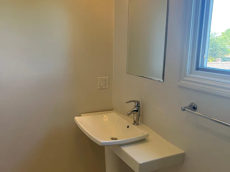 2108 Hillside Dr — Photo 23