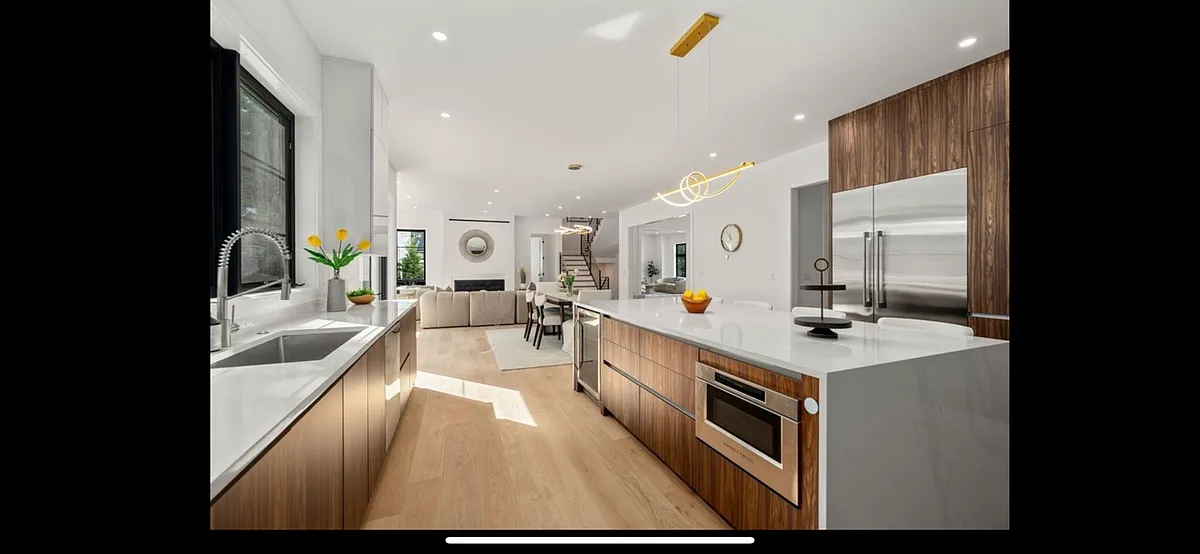 6 bed, 7.0 bath, 6846 sqft, $24,000 — Photo 4
