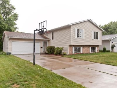617 Staub Ct NE, Cedar Rapids, IA, 52402