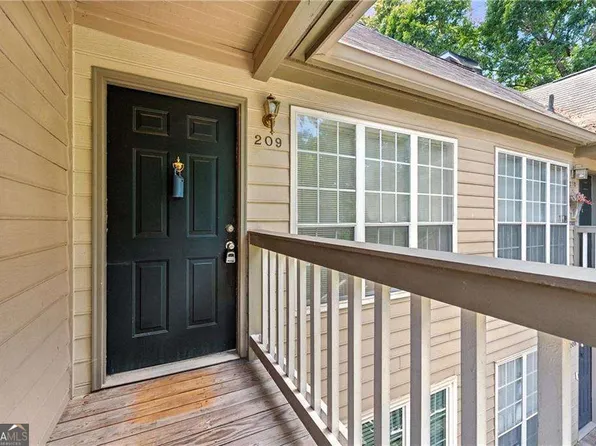 209 Mill Pond Ct SE, Smyrna, GA 30082