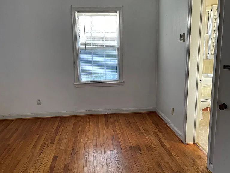 1128 McConnell Dr — Photo 4