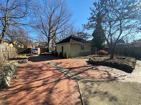 3rd image of 2086 Iuka Ave #2086