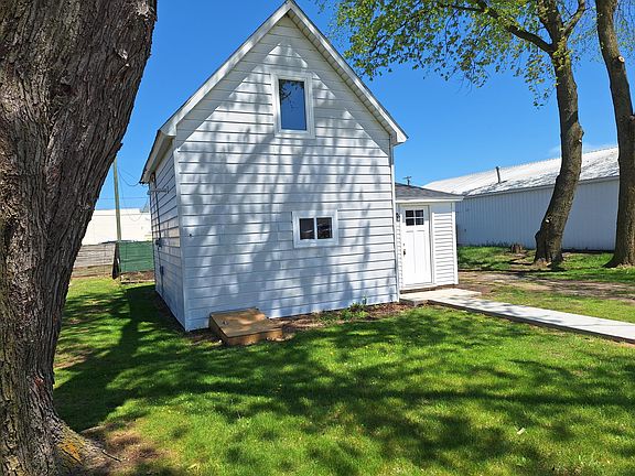 2nd image of 1171 E Newell St