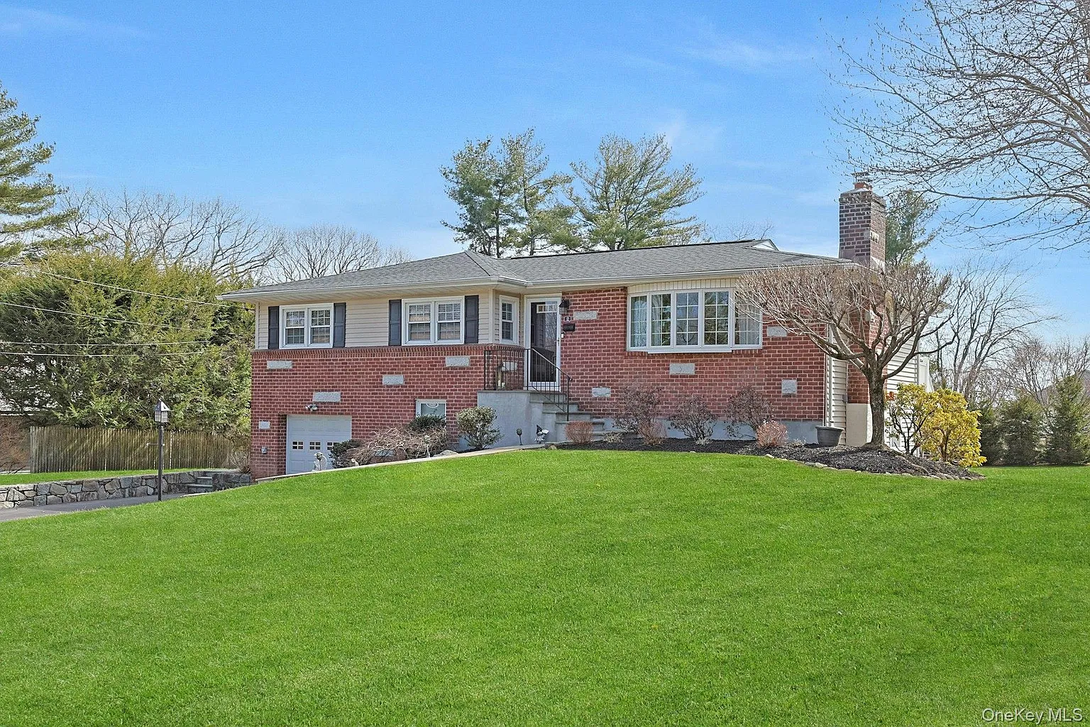 12 Greenwood Lane photo 1