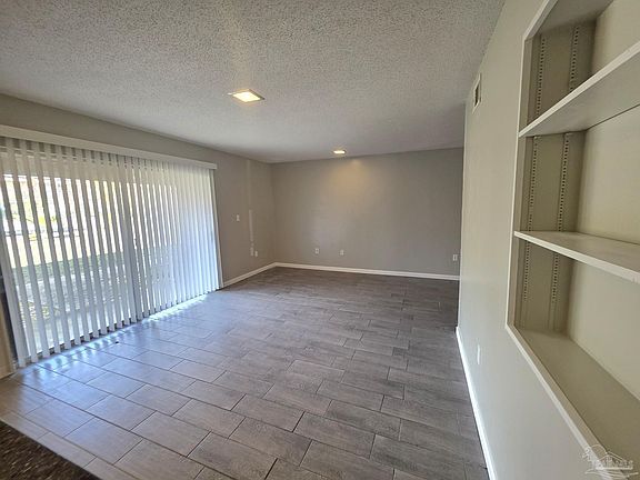 3rd image of 401 Marshall Ct NW Unit 1