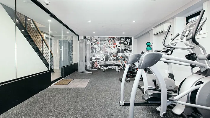 Rented by Nooklyn NYC LLC | media 4